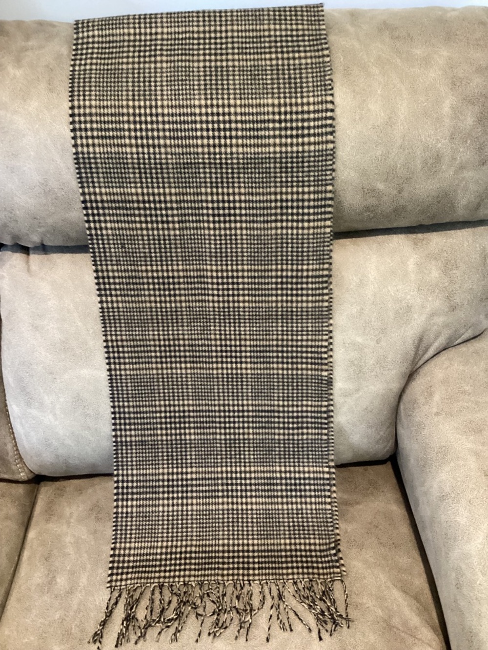 Cashmere houndstooth check scarf tan black Scotland unisex